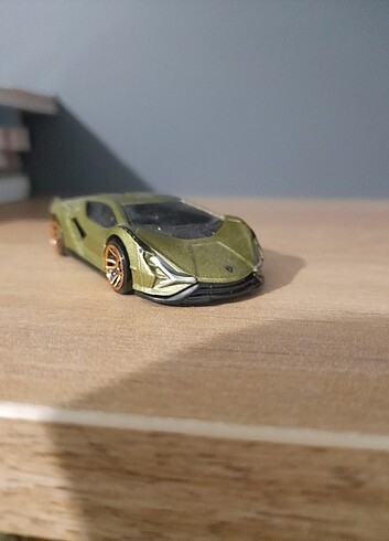  Hot Wheels