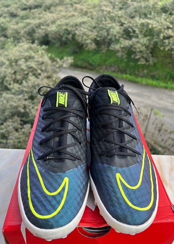 Nike Hali Saha