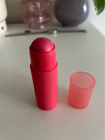 Beden Huda Beauty Blush Stick