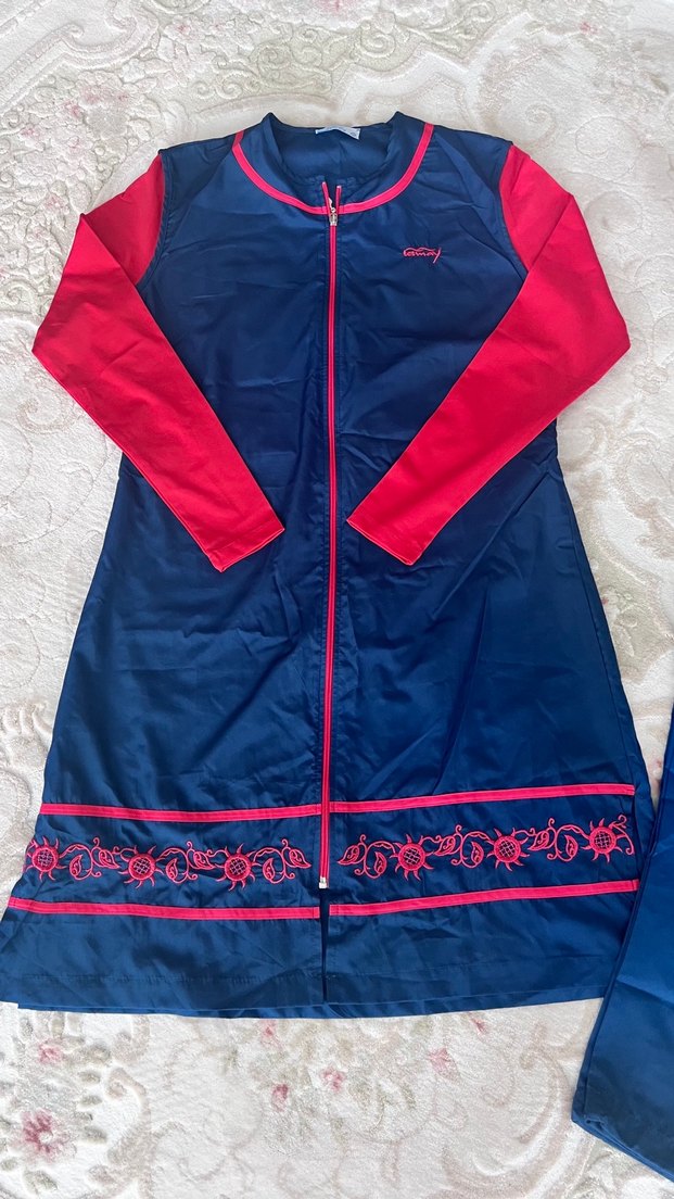 Uzun Kollu Nakışlı Mavi Kadın Tesettür Mayo - Görsel 2