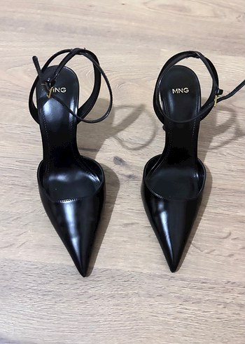 Kemerli Siyah Stiletto