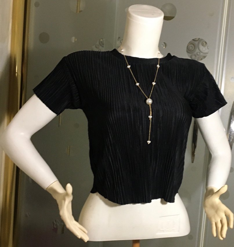 Yumuşak, parlak kumaştan pilili bluz. S ve M bedene uygundur. - Görsel 5