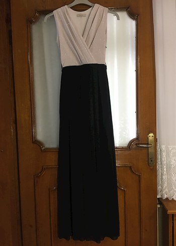 xs Beden S VE XS BEDENE UYGUNDUR. BOY: 150 cm GÖĞÜS: 80cm BEL: 60cm