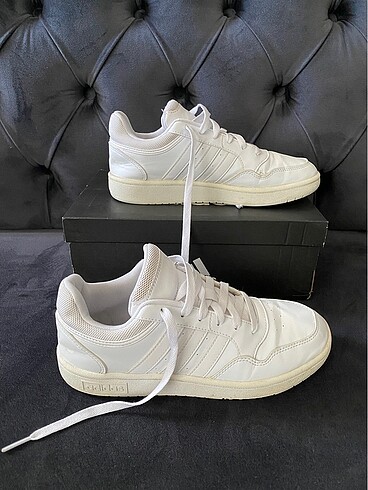 37 Beden Adidas unisex spor ayakkabi