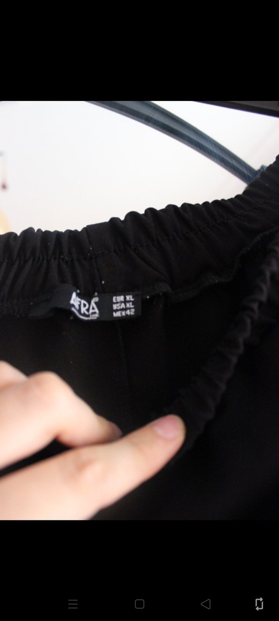 Siyah Kadın Rahat Kesim Kumaş Pantolon - Görsel 3