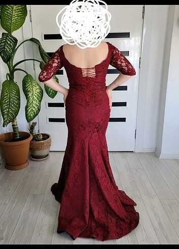 Oleg Cassini Gece elbisesi