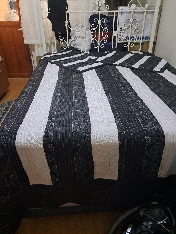 Zebra Desenli Siyah Yatak Örtüsü - Görsel 2