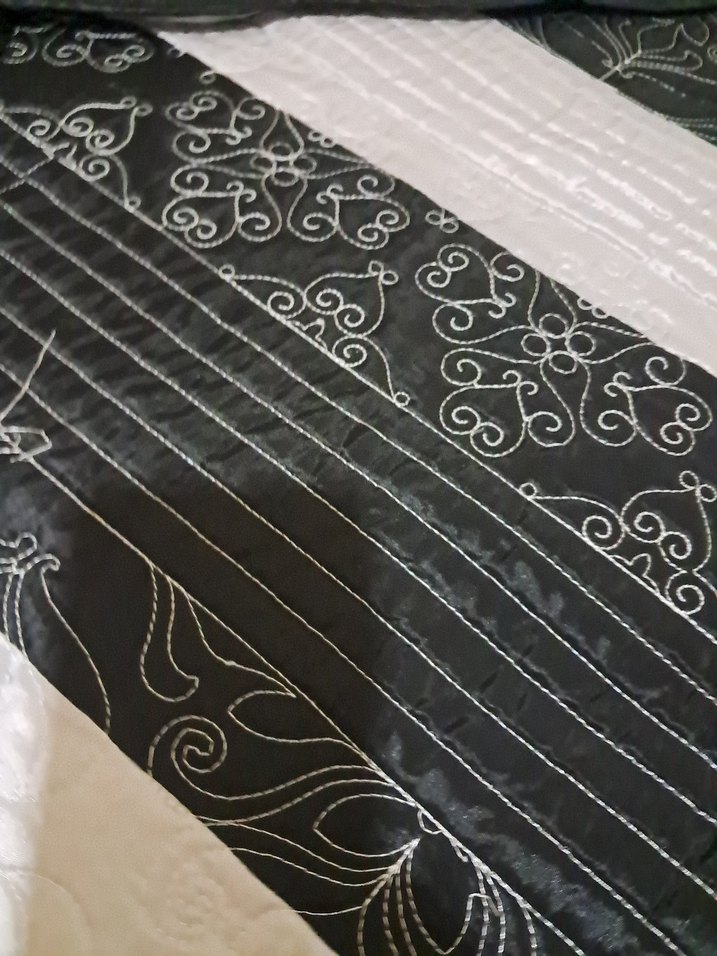 Zebra Desenli Siyah Yatak Örtüsü - Görsel 4