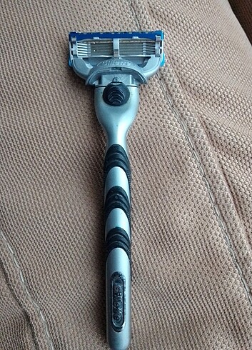 GİLLETTE MACH3 5 + DÜZELTME BIÇAKLI TRAŞ BIÇAĞI - Görsel 3