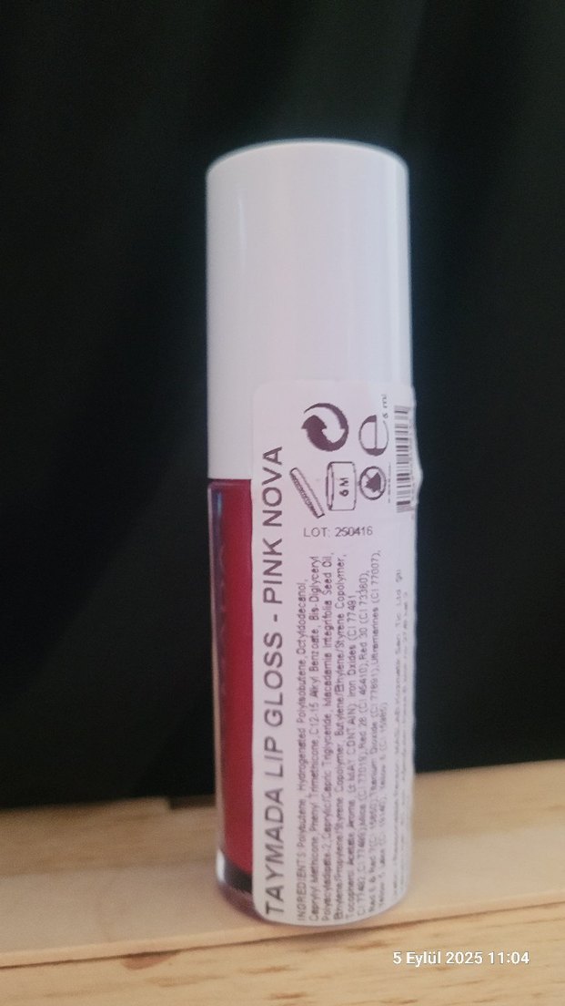 Nemlendirici ve dolgunlaştırıcı lip gloss - Görsel 2