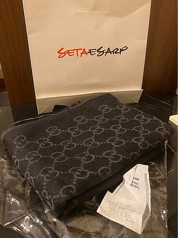 gucci şal