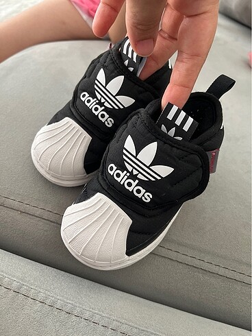 Çocuk bebek ayakkabısı