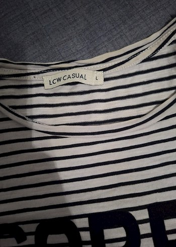 Çizgili omuz detaylı  Tişört - Görsel 3