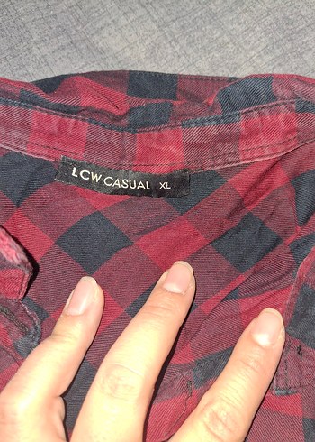 Düğmeli Kırmızı Kareli Nakışlı Kadın Gömlek - Görsel 2