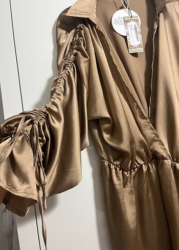 Bej Saten Kadın Şort Tulum - Görsel 3