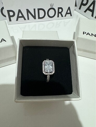 Pandora yüzük
