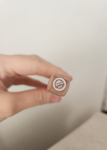 Avon Parlak Bej Dudak Parlatıcısı - Görsel 3