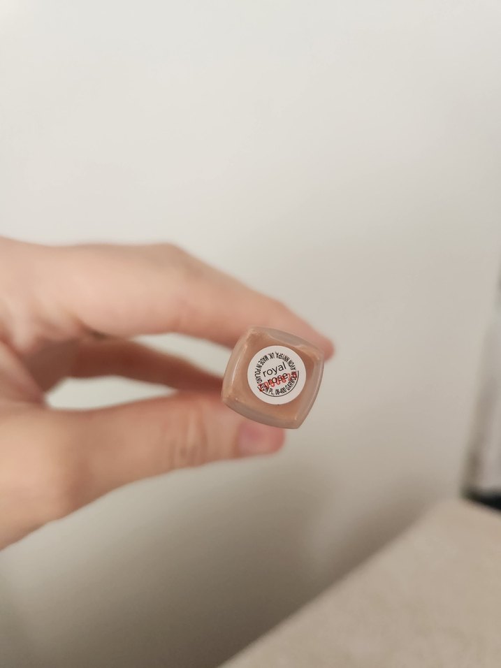 Avon Parlak Bej Dudak Parlatıcısı - Görsel 3