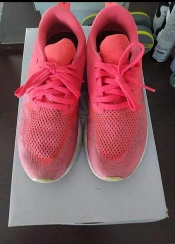 37 Beden pembe Renk Nike zoom spor ayakkabı 