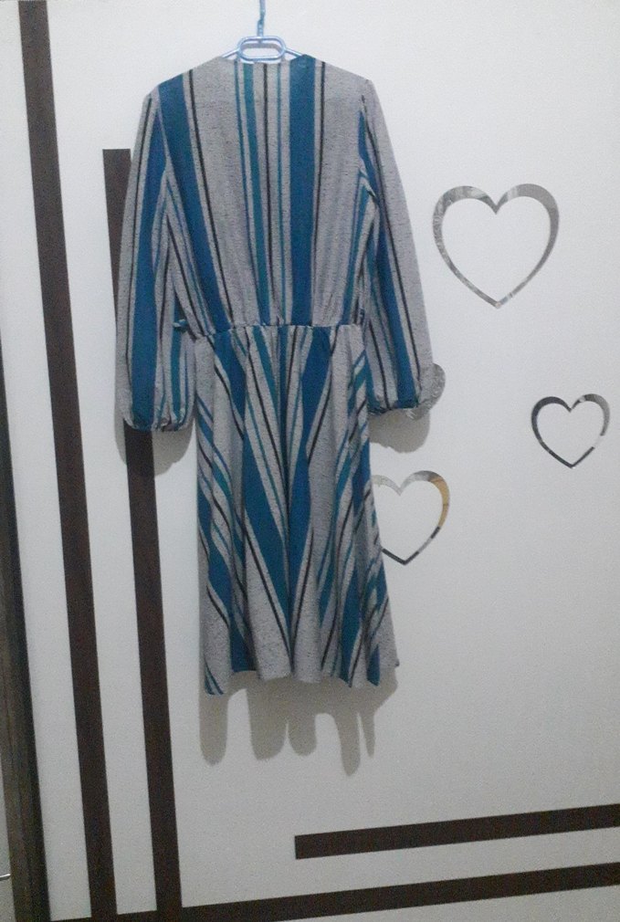 Uzun, bol kesim, çizgili kadın elbise - Görsel 5