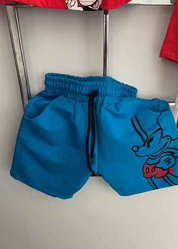 5 Yaş Beden kırmızı Renk LCW Mickey Mouse Kısa Kollu 3lü şort takım
