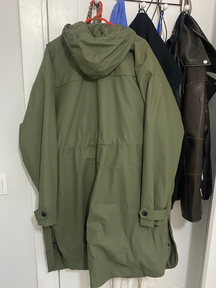 Düğmeli Kapüşonlu Uzun Yeşil kadın Yağmurluk - Görsel 3
