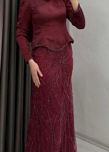 Bordo İşlemeli Uzun Abiye Elbise