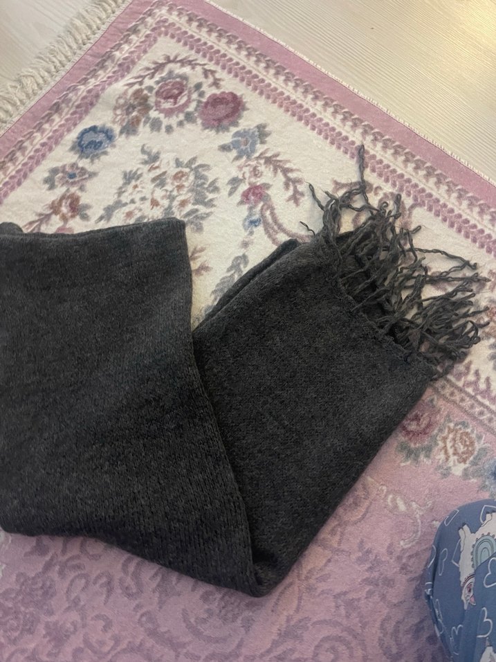 Gri Örgü Kadın Atkı - Görsel 3