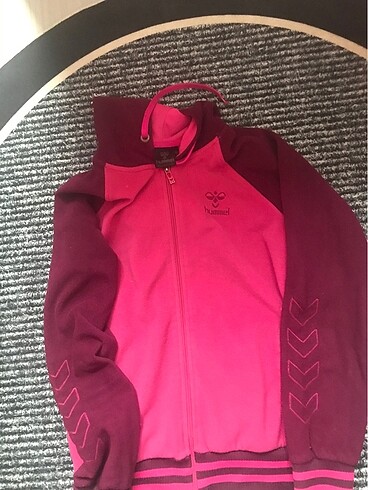 Hummel hırkaa