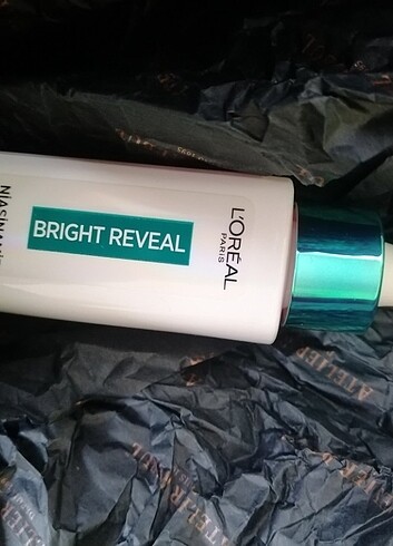 Beden L'Oreal Paris Bright Reveal Koyu Leke Karşıtı Serum 10%Niasinami