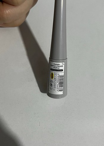 Metalik Sıvı Eyeliner - Görsel 3