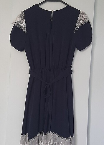 Lacivert güpür detaylı elbise - Görsel 3