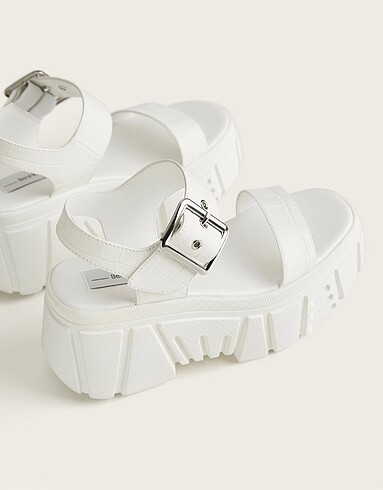 Bershka platform sandalet