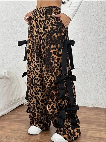 Leopar fiyonklu lastikli pantolon