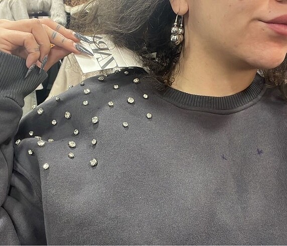 s Beden Zara yakası taşlı sweatshirt