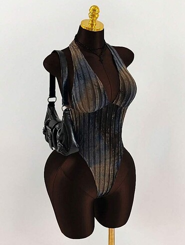 Dekolte fitilli bodysuit