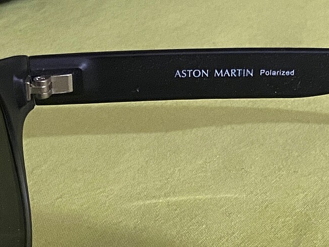  Beden Aston Martin Polarize Güneş Gözlüğü