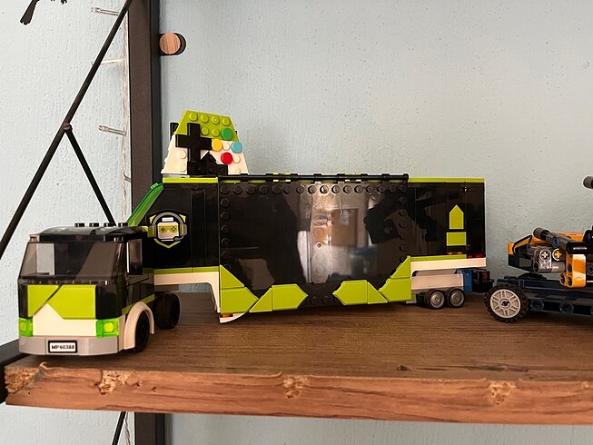 Lego oyun tırı
