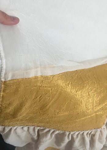 Nakışlı Beyaz Parlak Yatak Örtüsü - Görsel 2