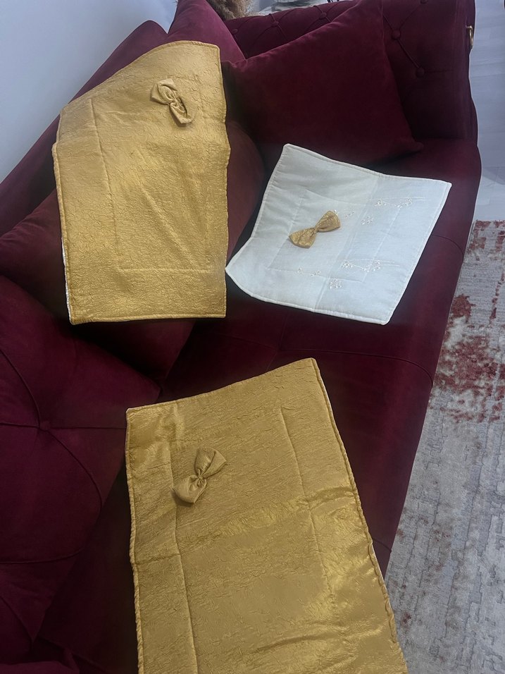 Nakışlı Beyaz Parlak Yatak Örtüsü - Görsel 4