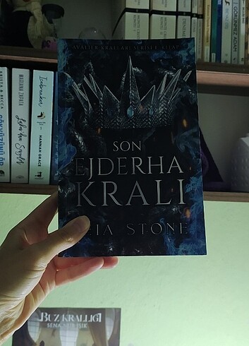 Son Ejderha Kralı/ Leia Stone 