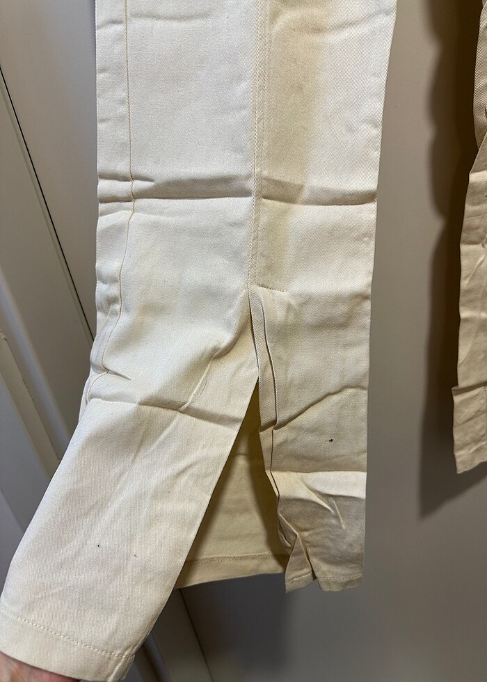 Trendyol marka yırtmaçlı pantolon - Görsel 2