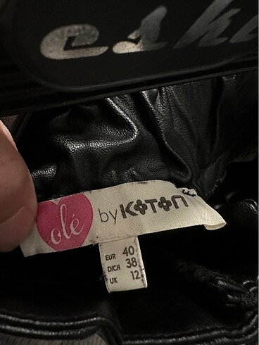 Koton marka yüksek bel ve kuşak detaylı deri pantolon - Görsel 4