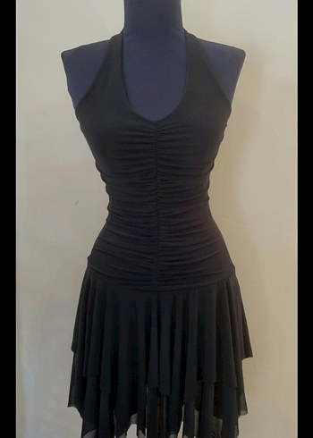 Trendyol & Milla Siyah Pilili Üstü Drape Detaylı V Yaka Elbise