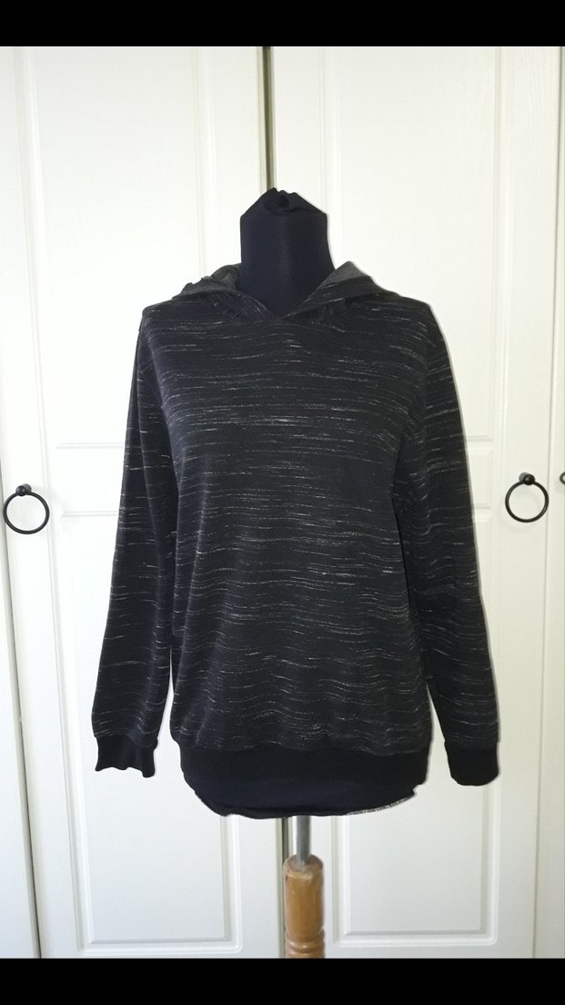 Siyah kapüşonlu sweatshirt - Görsel 5