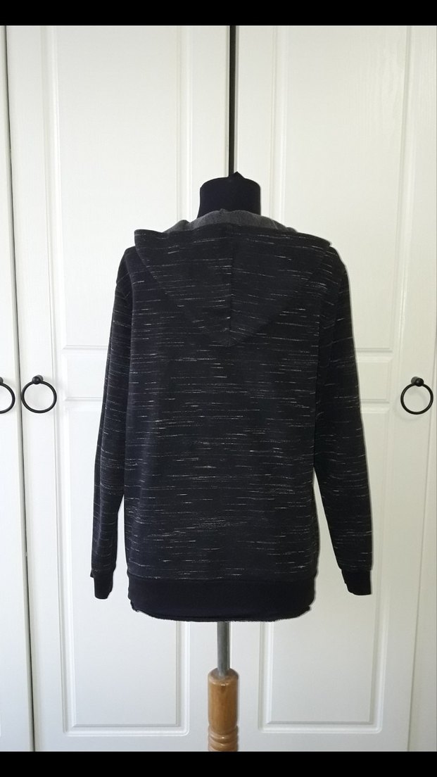 Siyah kapüşonlu sweatshirt - Görsel 3