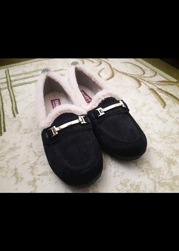 Siyah Peluş Astarlı Tokalı Kadın Babet Ev Ayakkabısı - Görsel 2