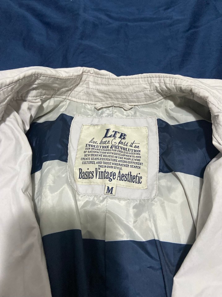 Düğmeli Beyaz Midi Kadın Trençkot - Görsel 4