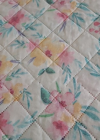 Çiçek Desenli Pastel Renkli Çok Renkli Yatak Örtüsü - Görsel 2