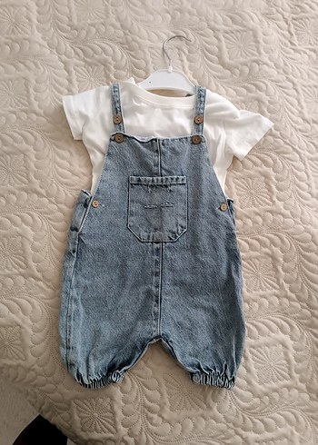 Erkek Çocuk Gri Denim Tulum ve Beyaz Tişört
